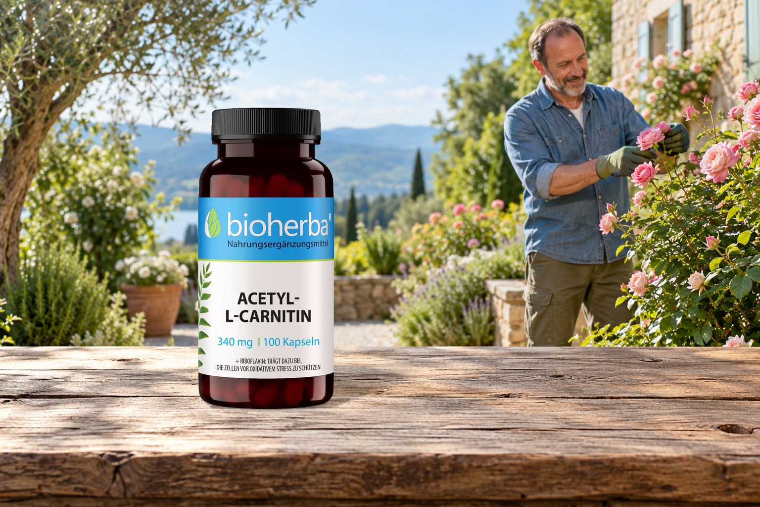Acetyl-L-Carnitin – Produktflasche in einer Szene mit Menschen